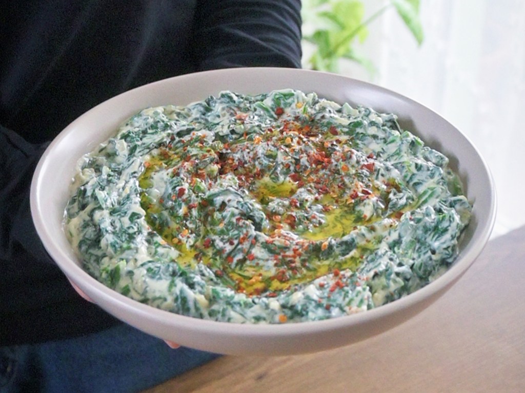 Salată de spanac cu iaurt vegetal – Ispanak&nbsp;Borani