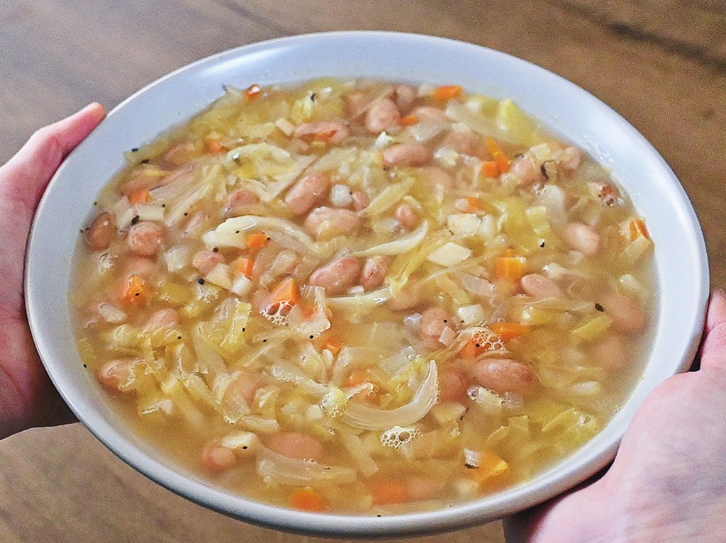 Ciorbă de varză murată cu fasole 