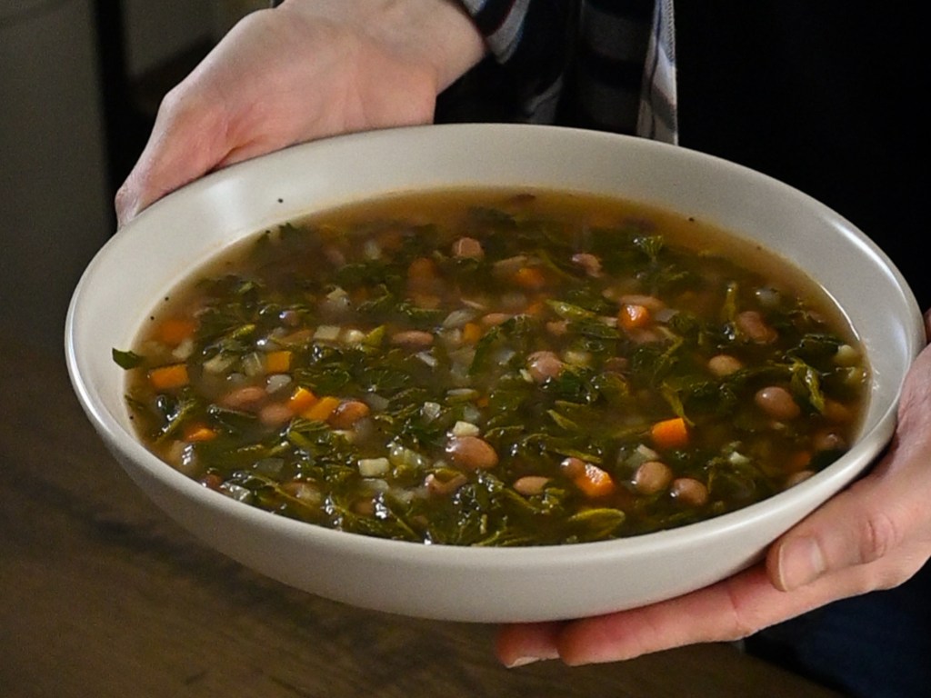 Borș de fasole cu urzici (Rețetă de&nbsp;primăvară)